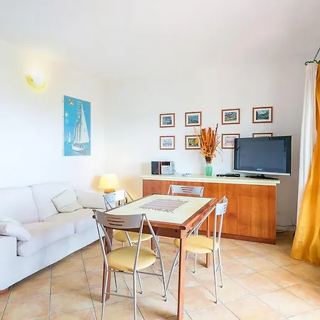 Apartment Le Farfalle 19 *